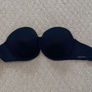 Black Strapless Calvin Klein Bra